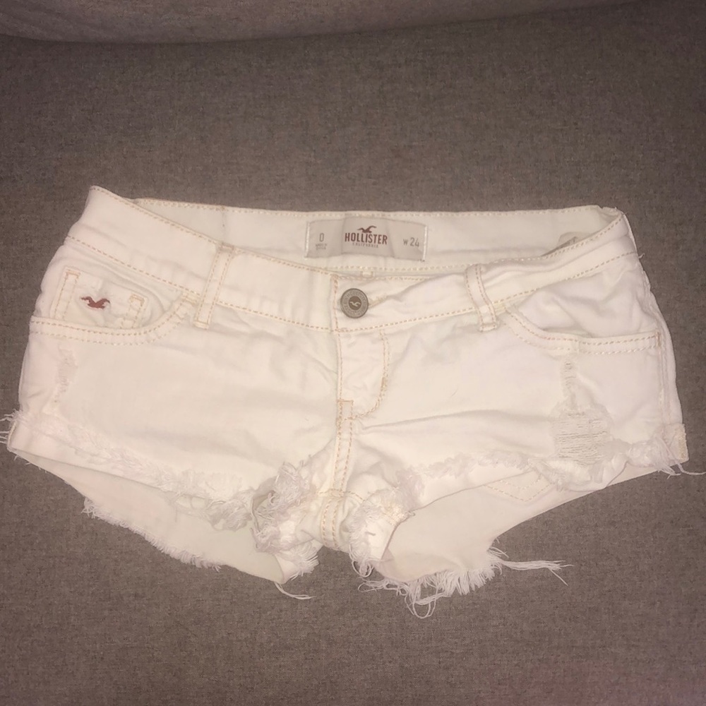 White Hollister shorts